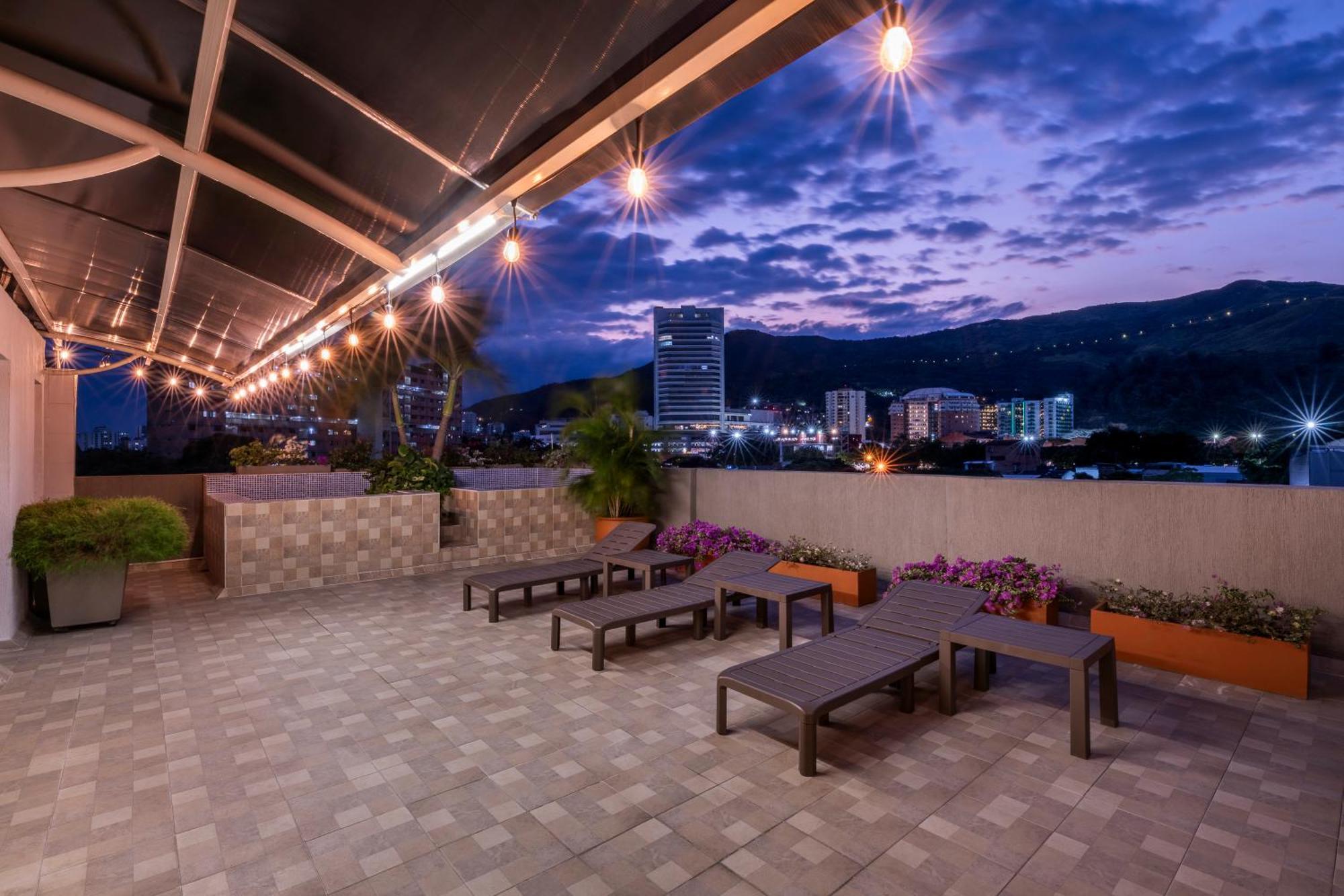 Hotel Ms Chipichape Plus カリ エクステリア 写真